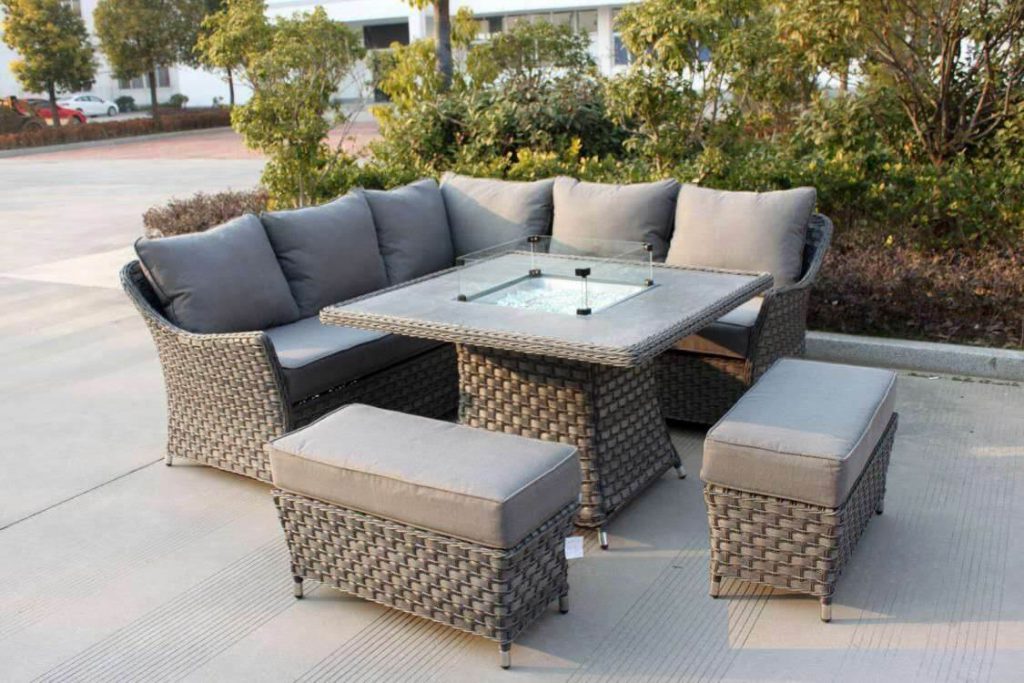 remove lose dirt of rattan furniture